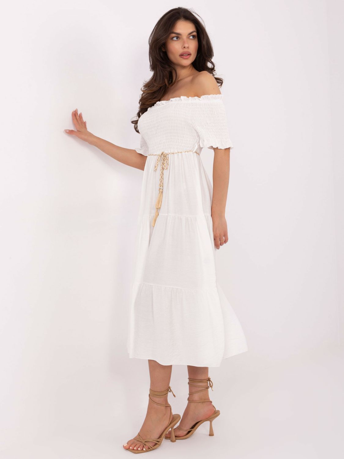 Ecru letní midi šaty s off-shoulder střihem