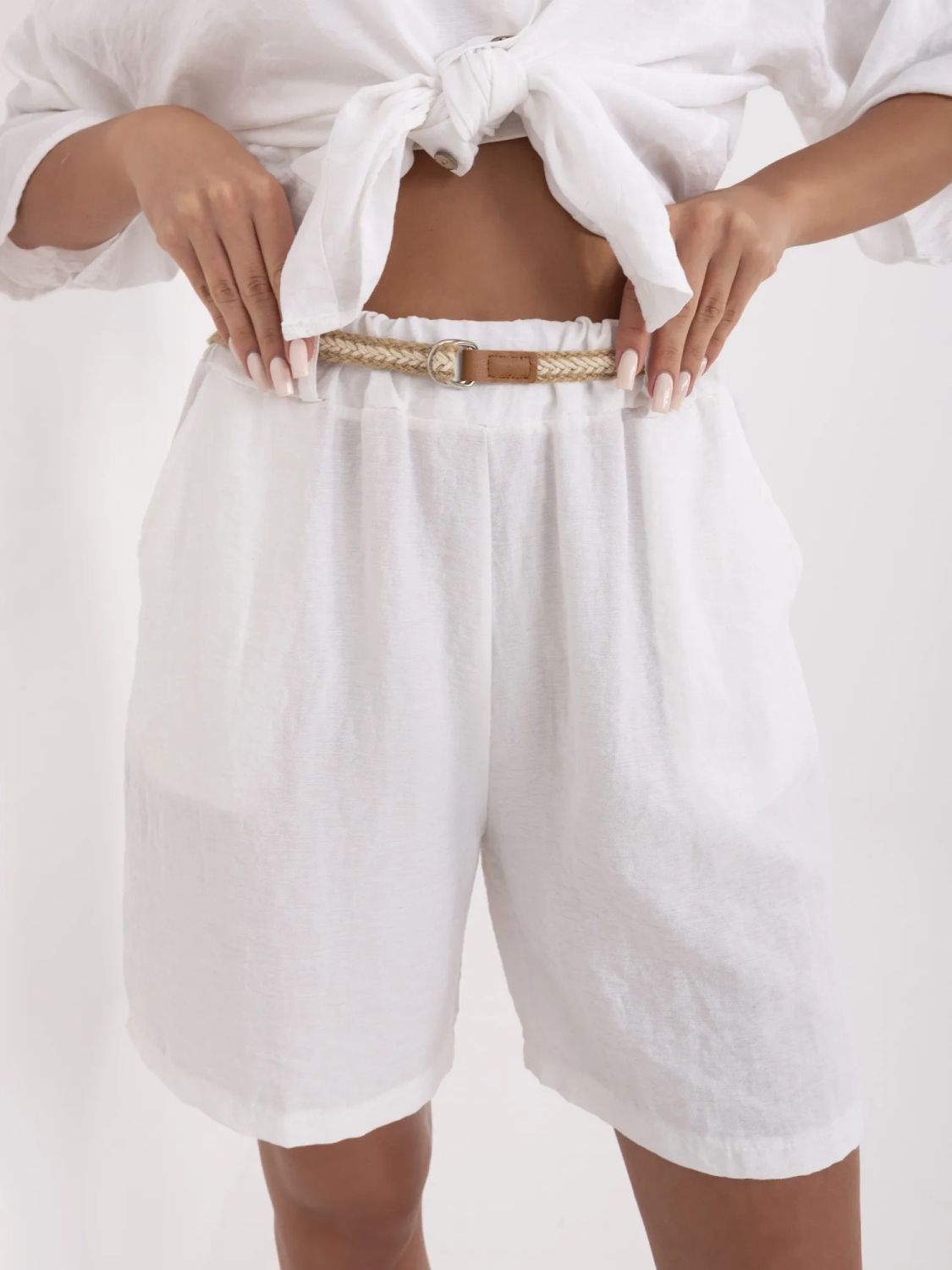 Bílé boho šortky s páskem
