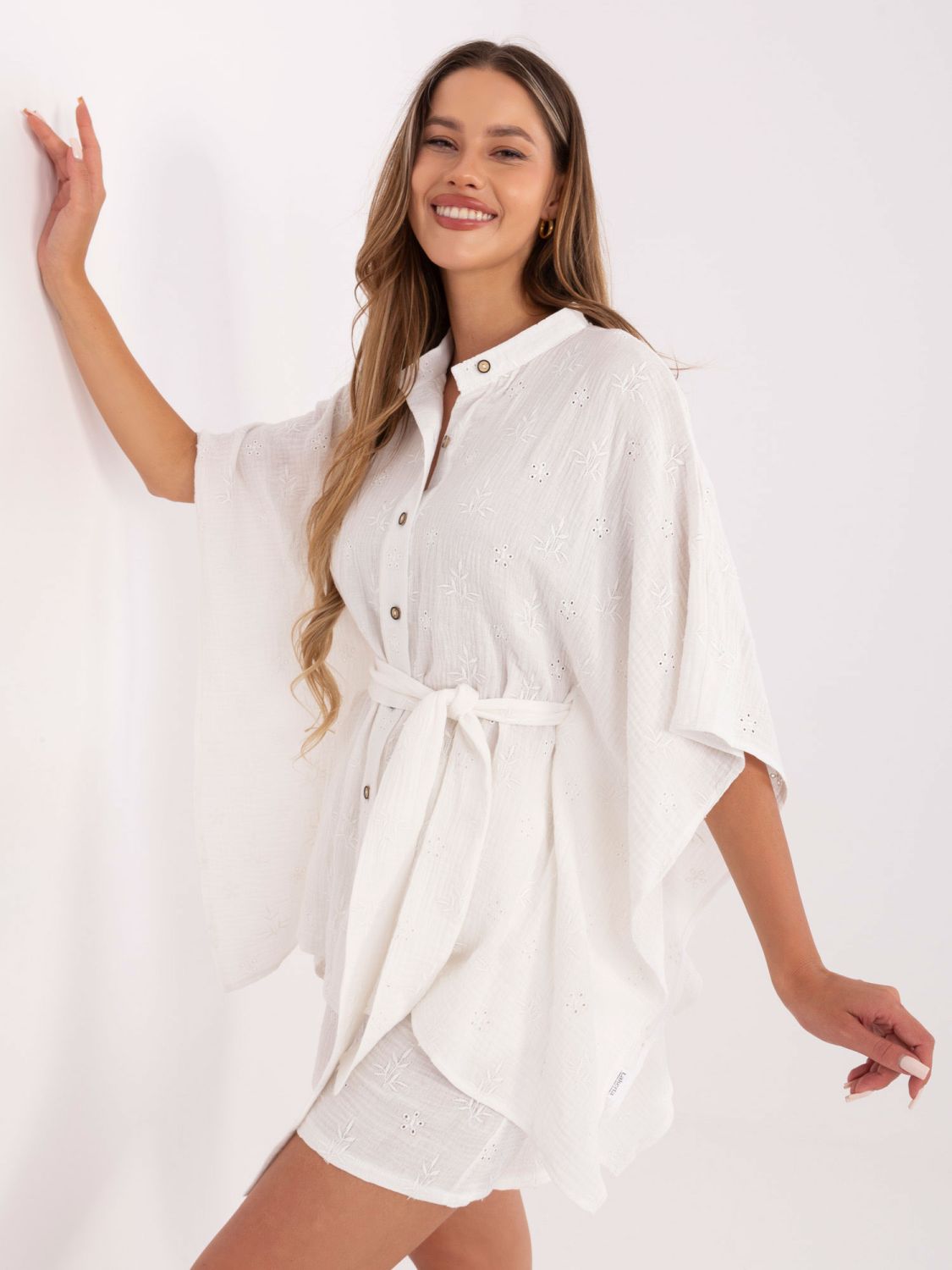 Bílý komplet s 3/4 rukávy a šortkami