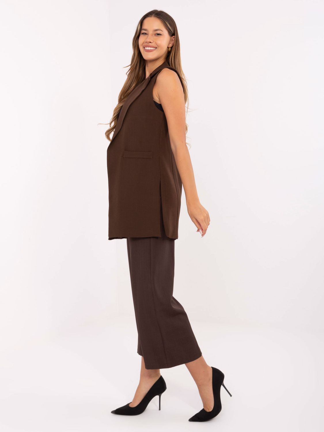 Dlouhá elegantní hnědá vesta s podšívkou