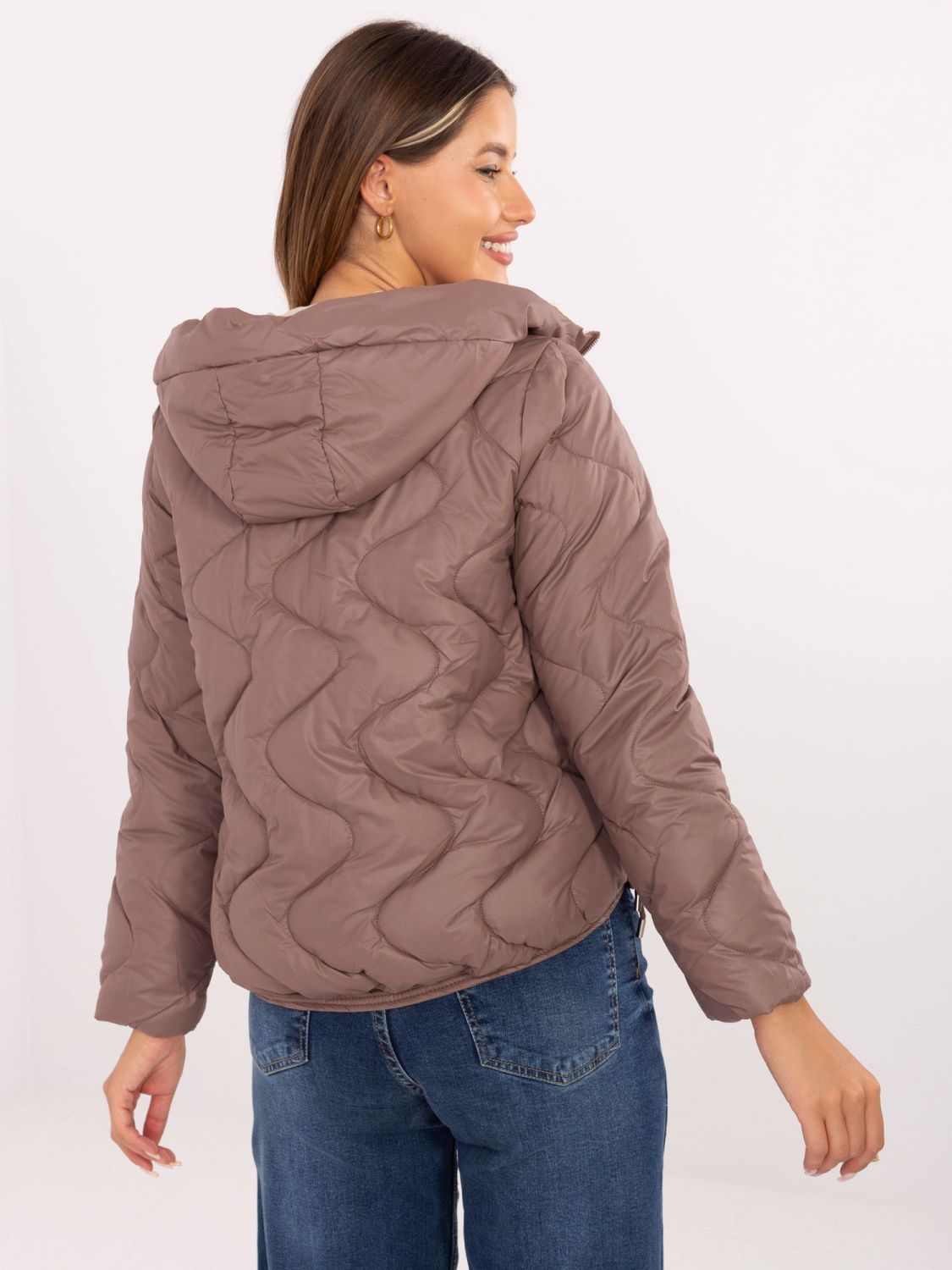 Hnědá přechodná bunda s kapucí