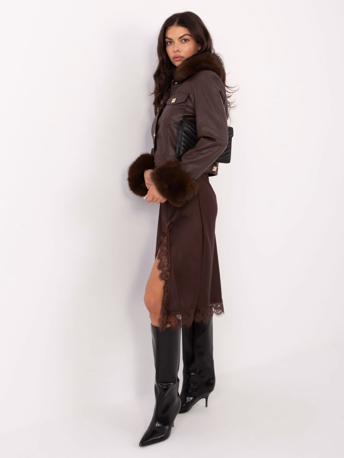 Krátká hnědá bunda z eko kůže s podšívkou