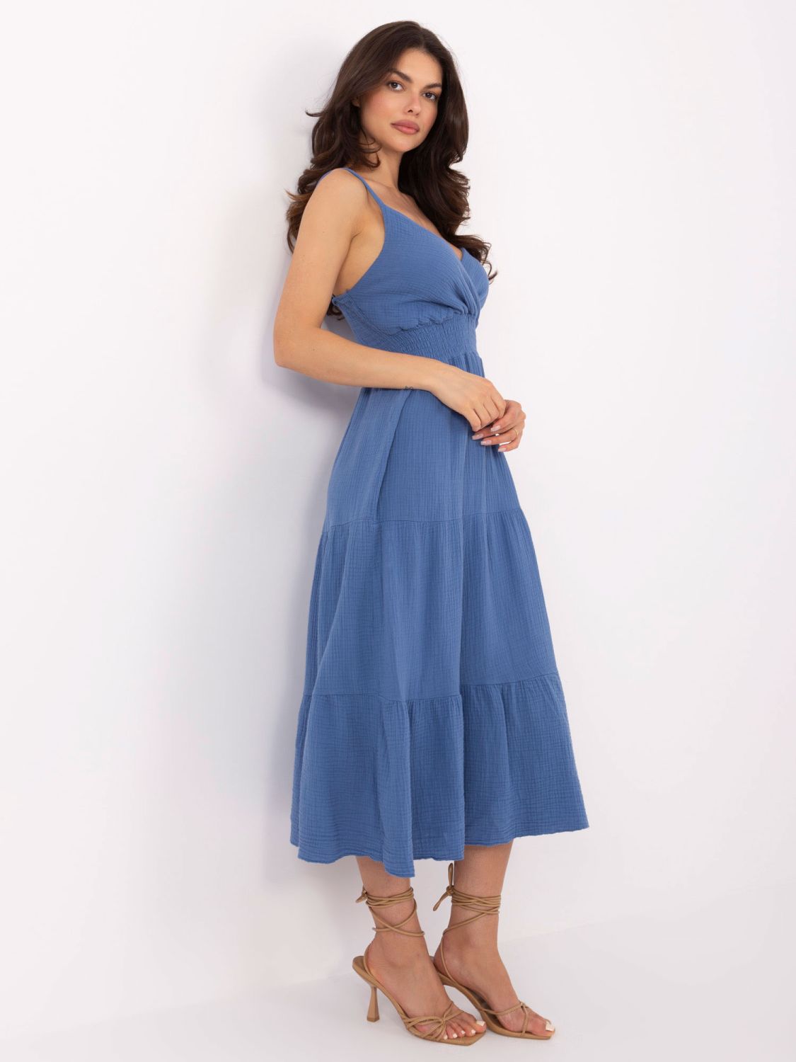 Modré letní midi šaty na ramínka