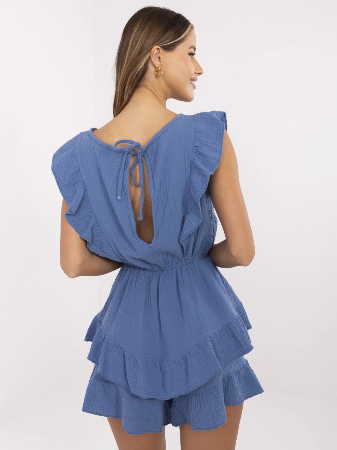 Stylový krátký overal v modré barvě