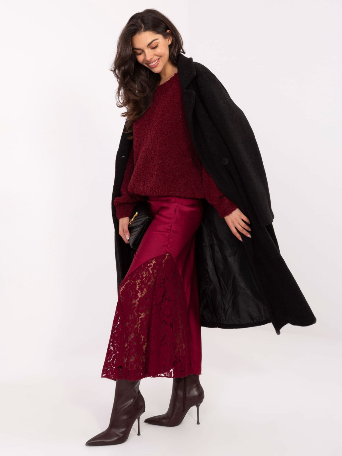 Elegantní červená midi sukně s krajkou