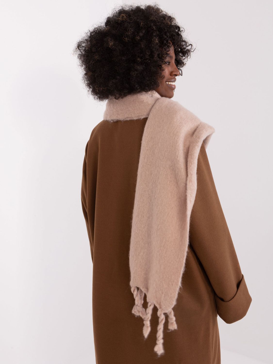 Elegantní béžová šála