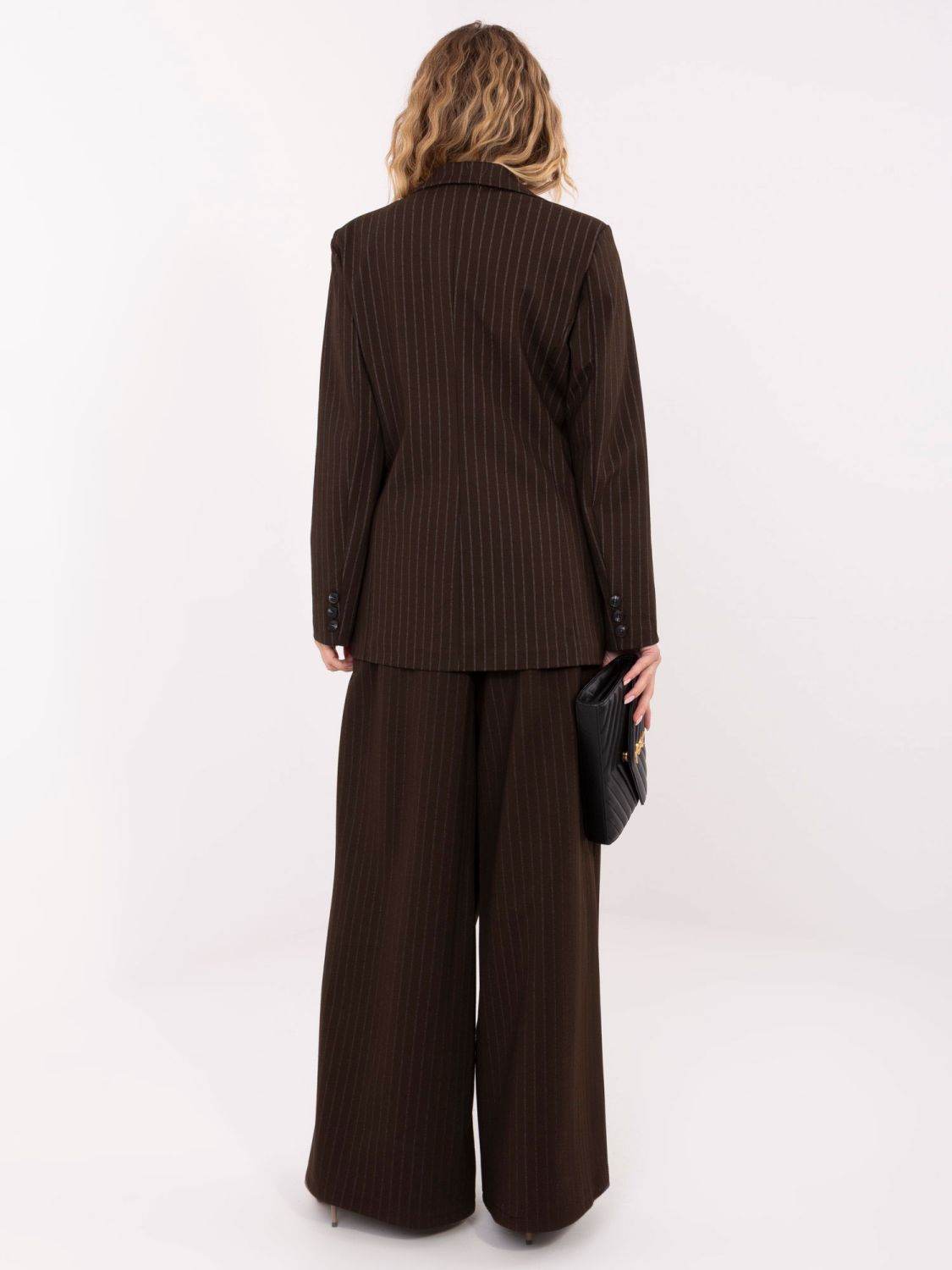 Elegantní hnědé sako s proužky
