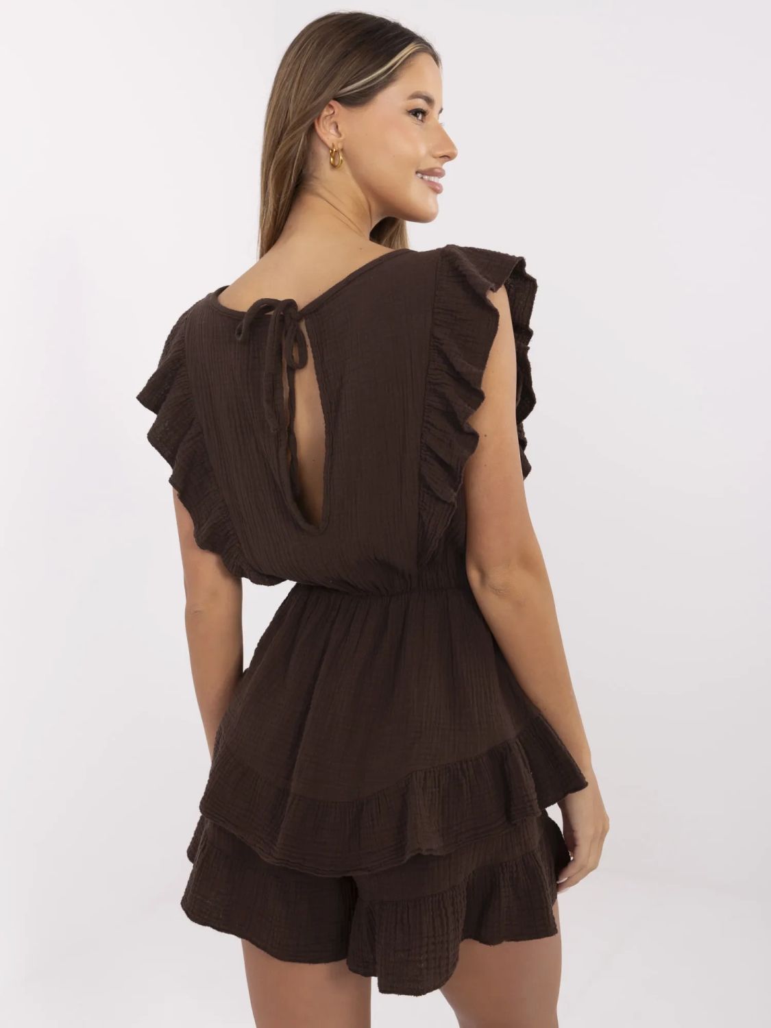 Overal v tmavě hnědé barvě