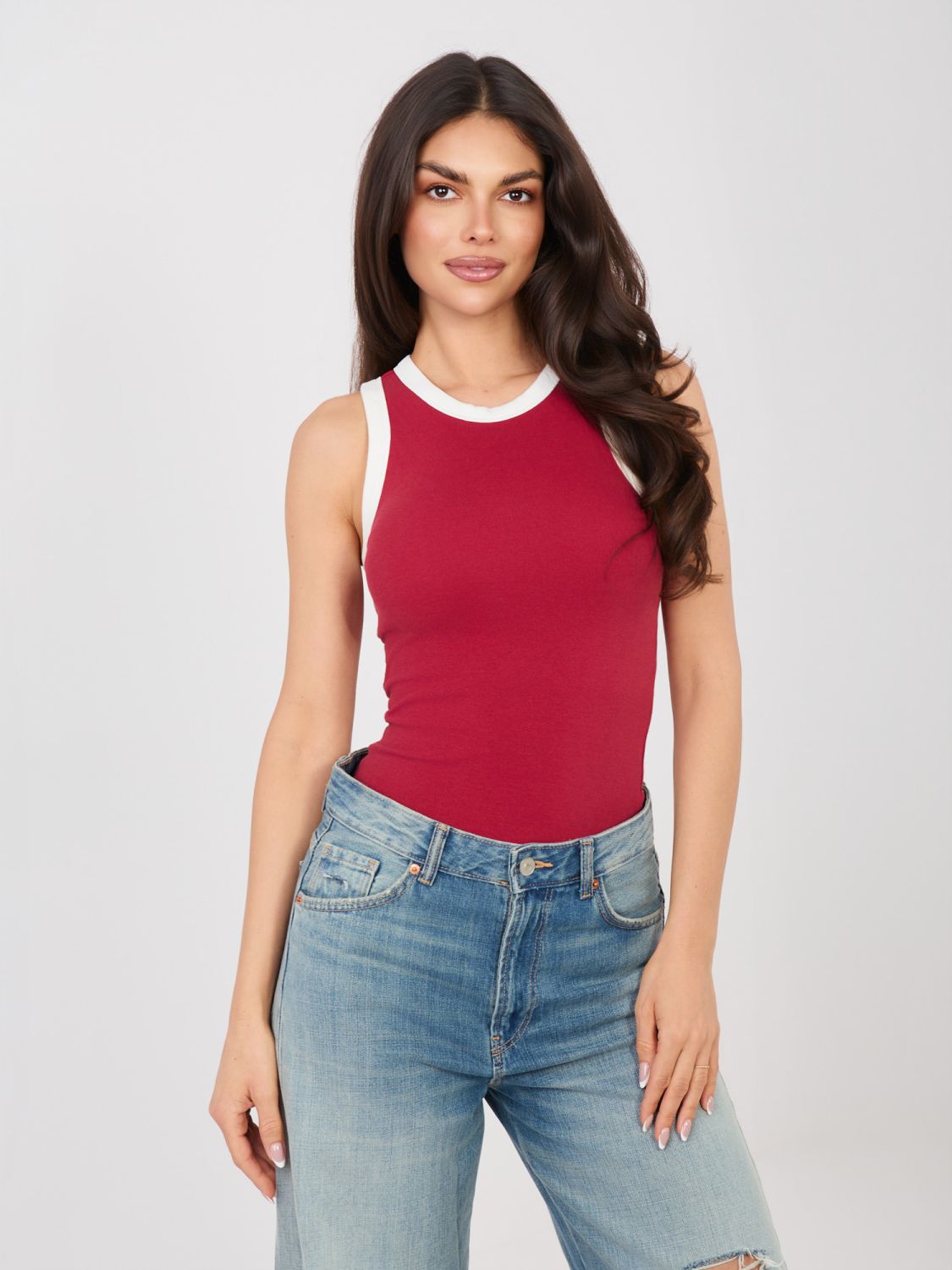 Krátký červený bavlněný top bez rukávů