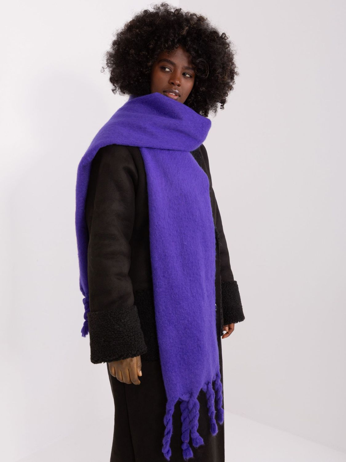 Elegantní tmavě fialová šála