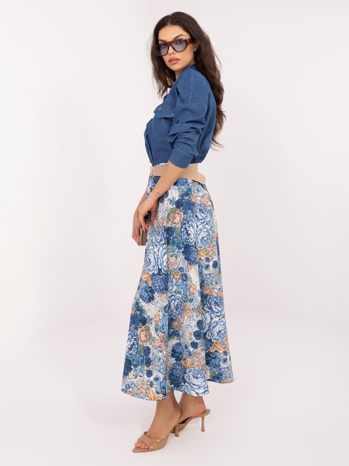 Elegantní midi sukně s květinovým vzorem a páskem, modrá