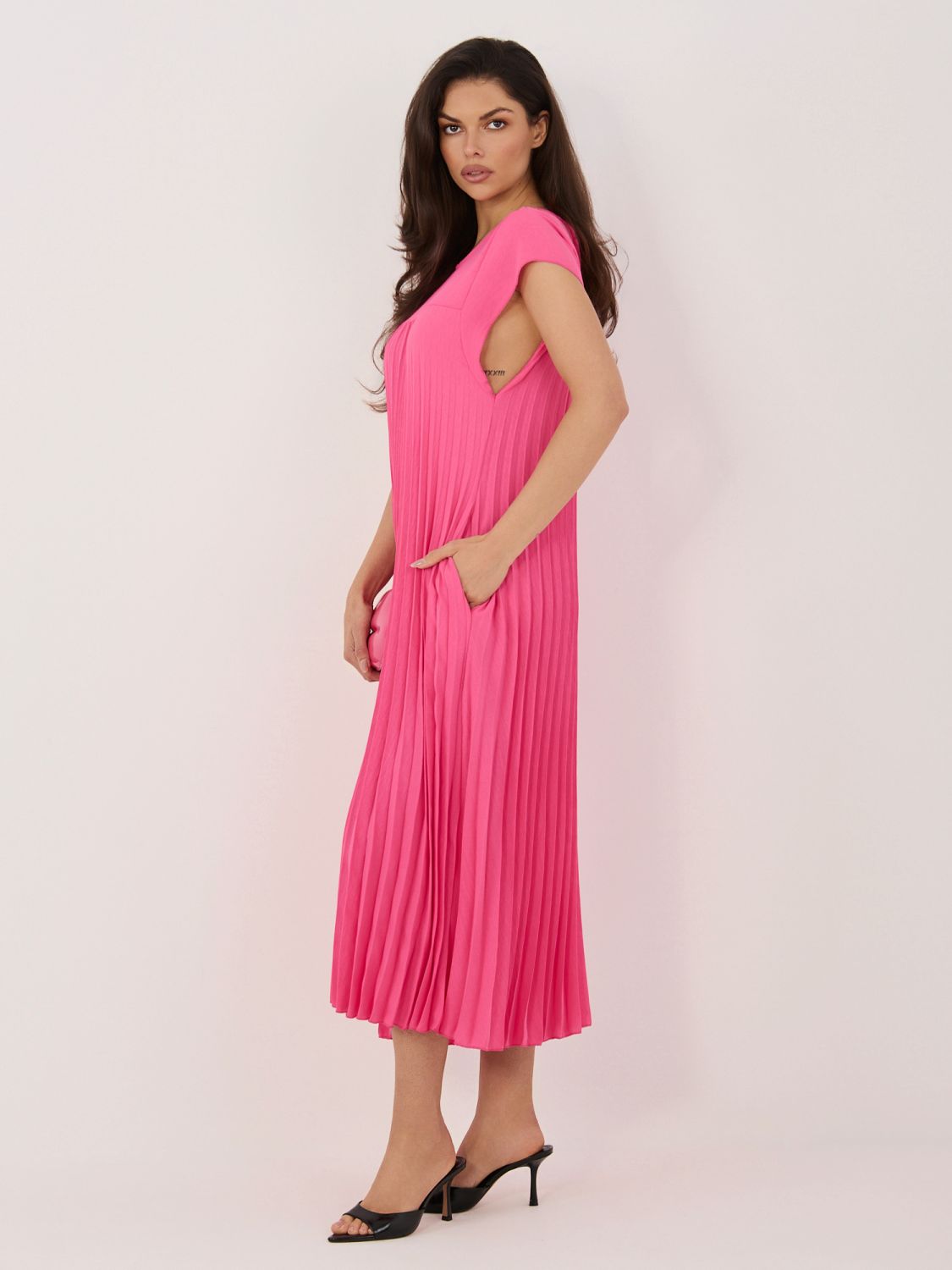 Elegantní růžové midi šaty s kapsami