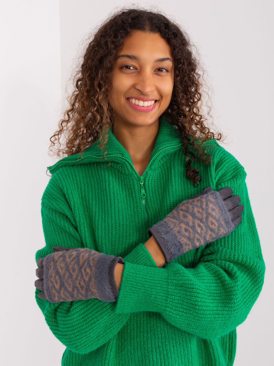 Stylové rukavice v tmavě šedé barvě