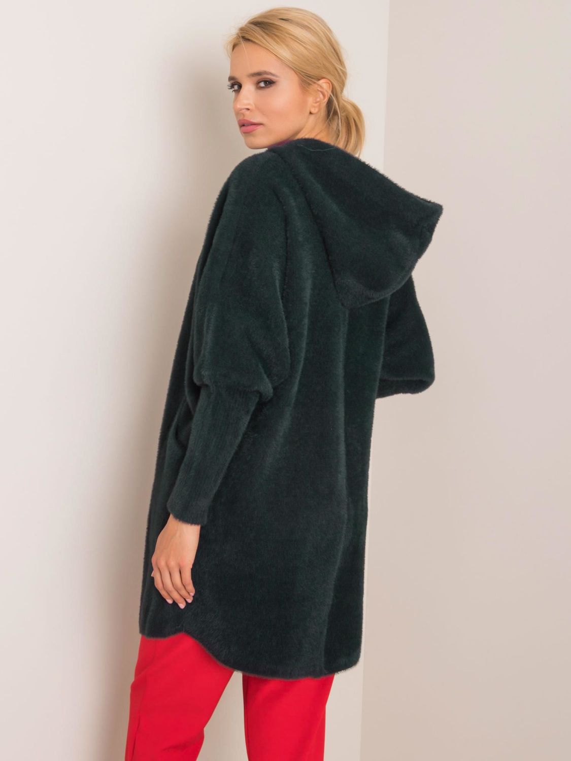 Tmavě zelený přechodný kabát z alpaky s kapucí