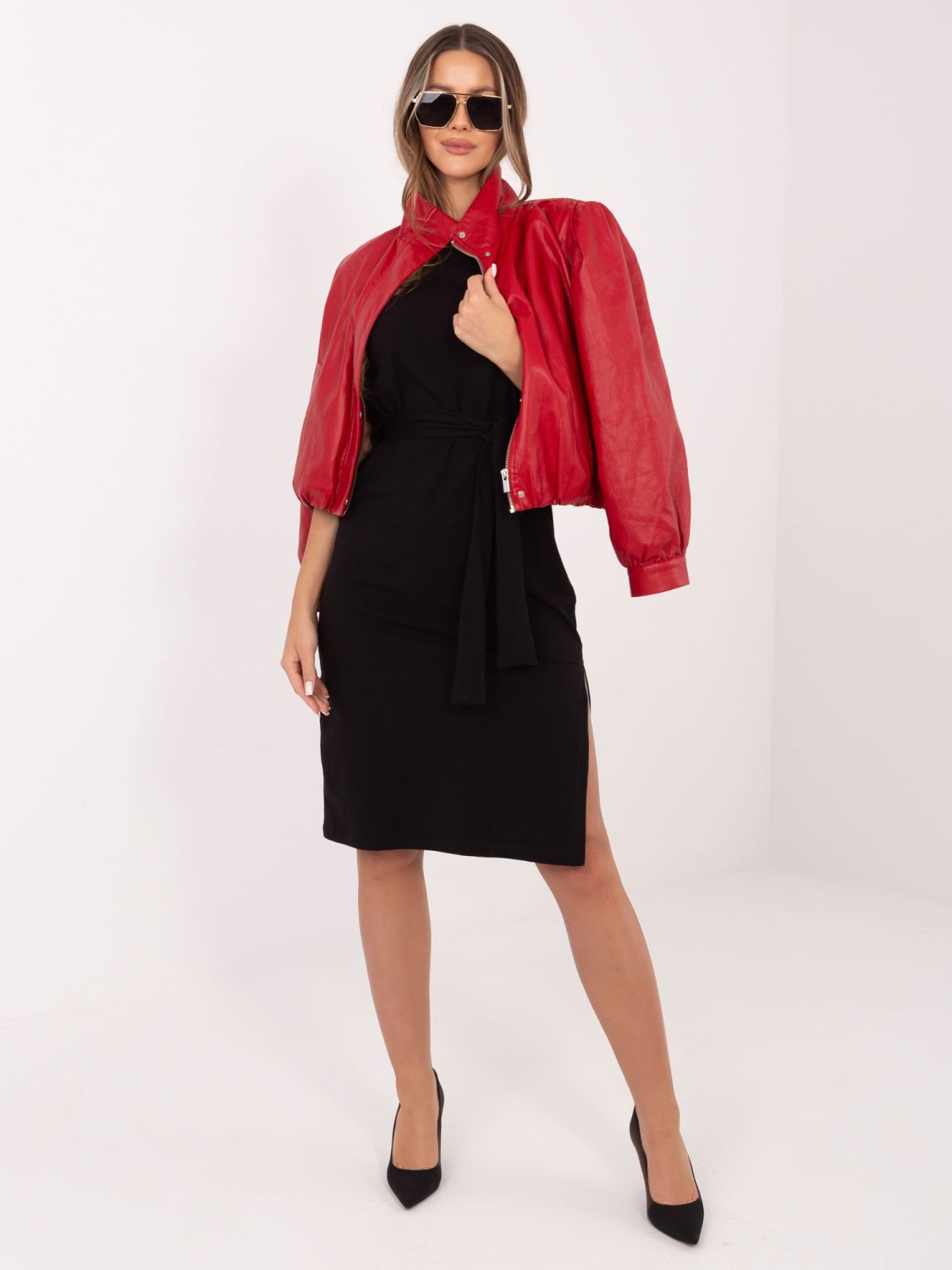 Černé bavlněné letní šaty s páskem