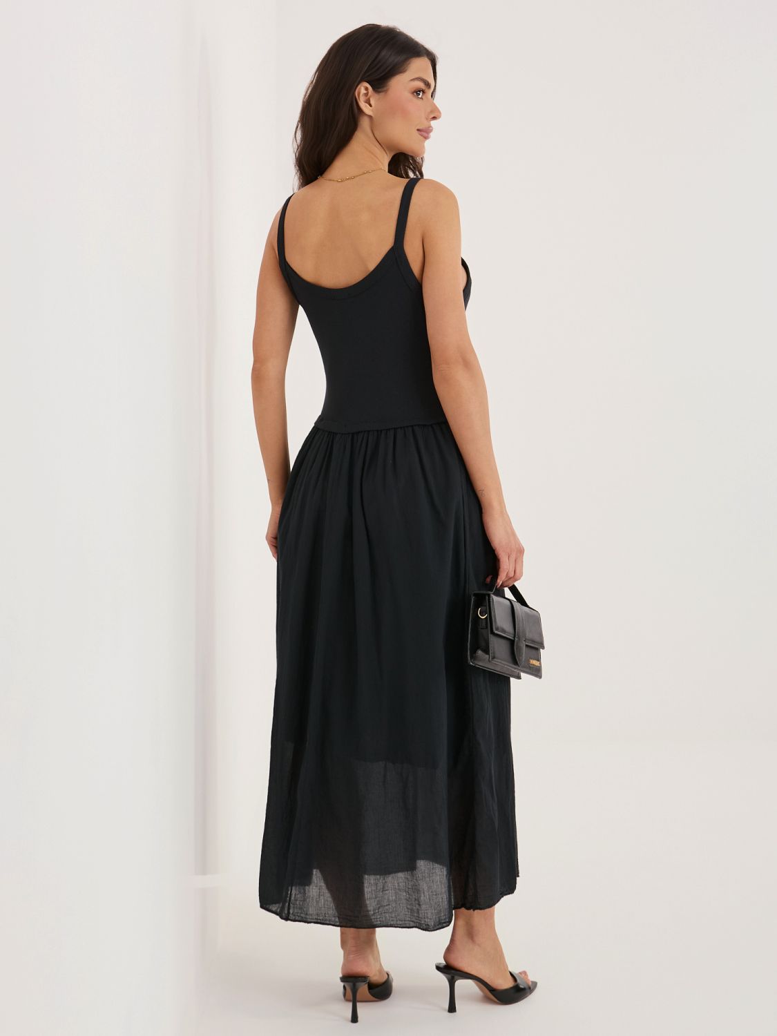 Černé maxi letní šaty na ramínka