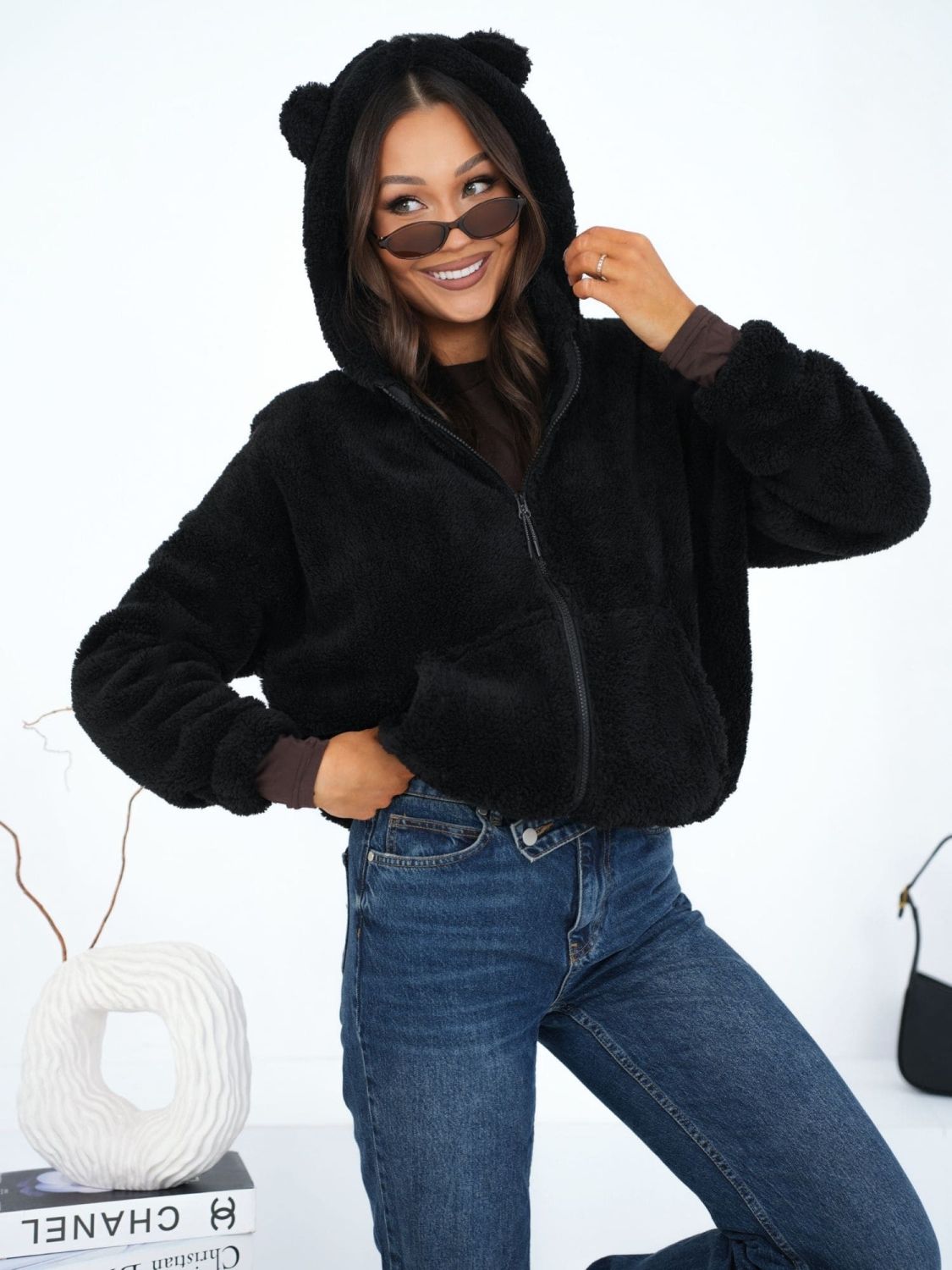 Černá mikina na zip s kapucí