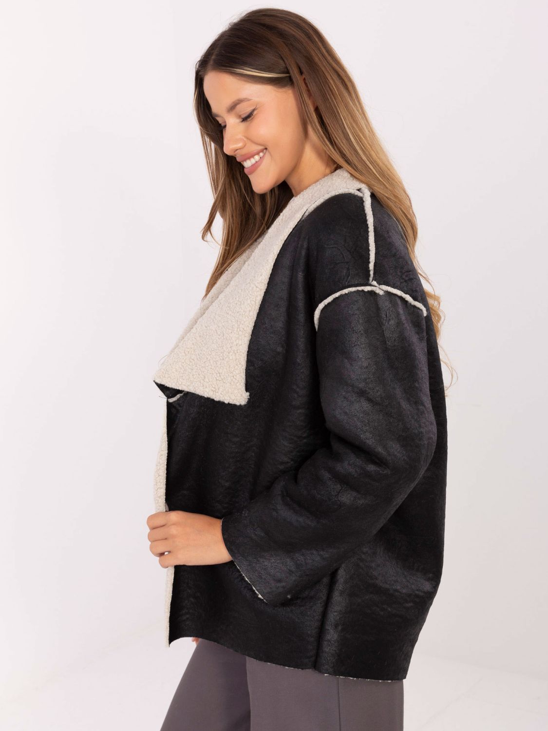 Stylová černá přechodná bunda