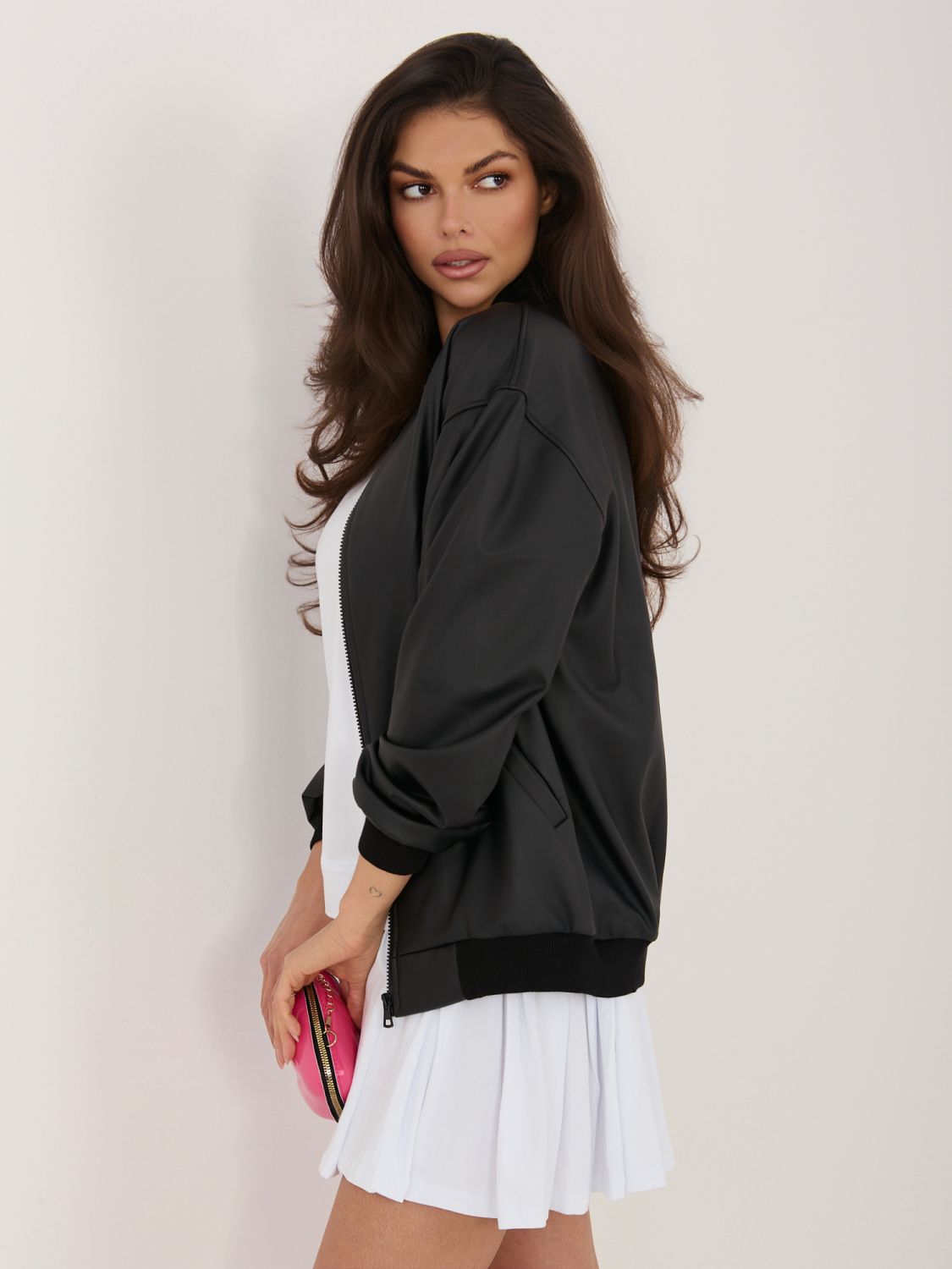 Černá přechodná bunda z eko kůže se stojáčkem