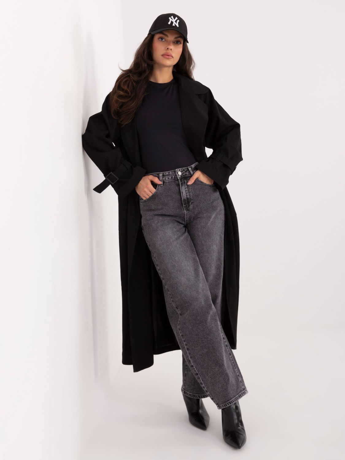 Černá hladká halenka s krátkým rukávem