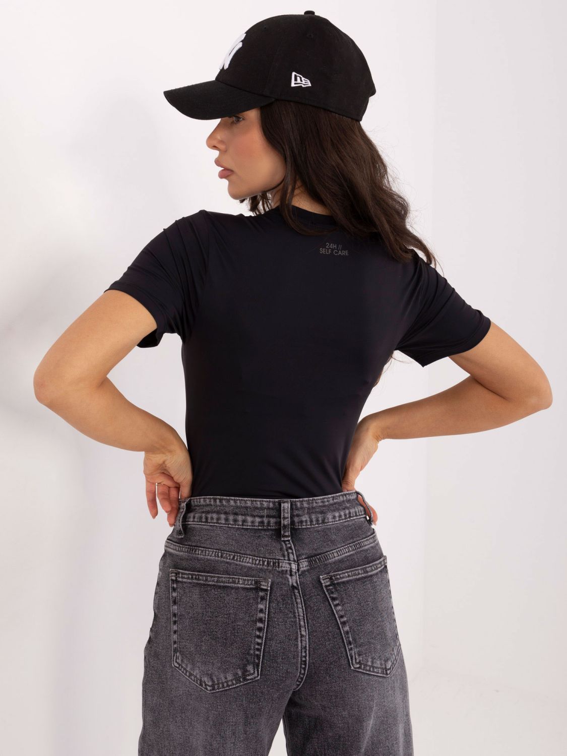 Černá hladká halenka s krátkým rukávem