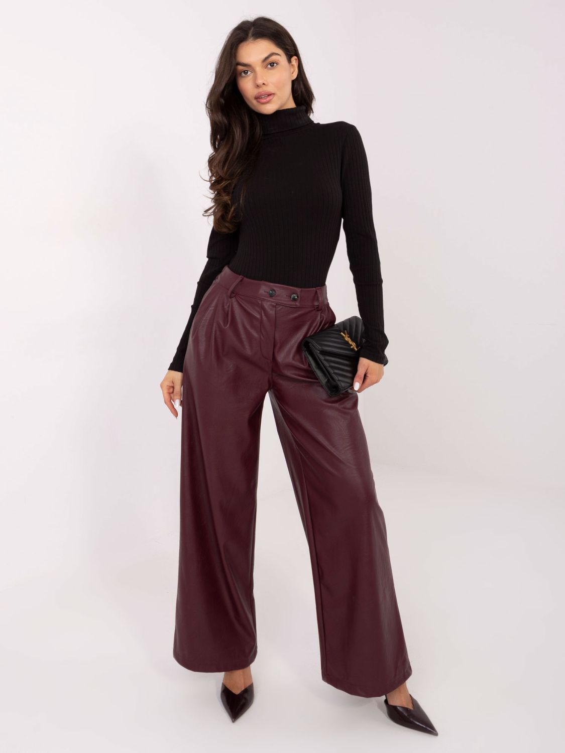 Černá žebrovaná roláková halenka