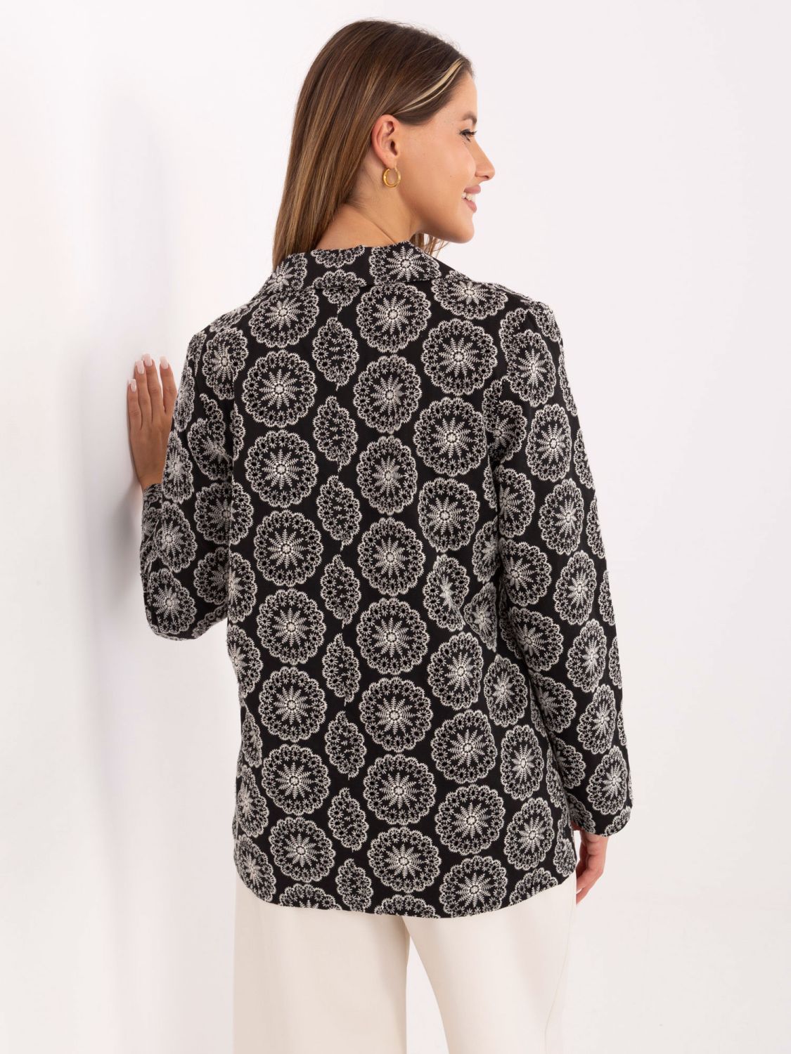 Elegantní černé sako