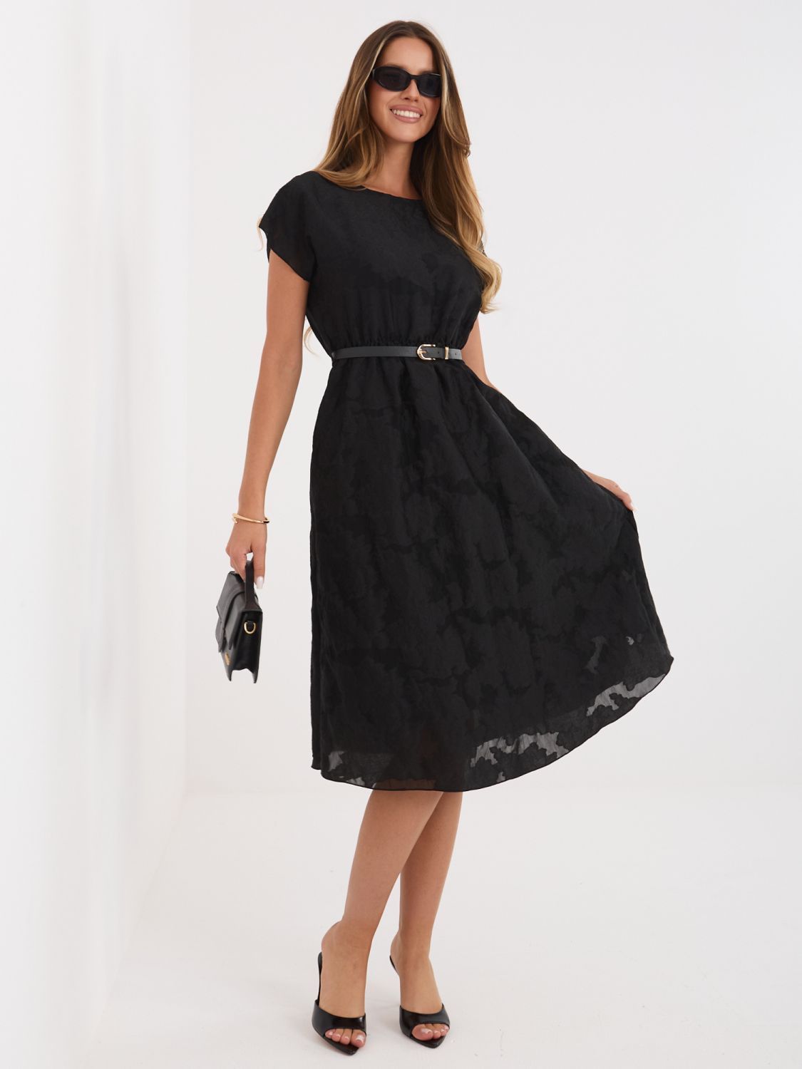 Černé rozšířené midi šaty s páskem