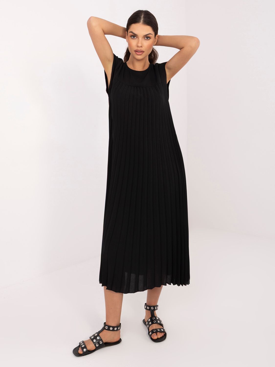 Černé midi koktejlové šaty s kapsami