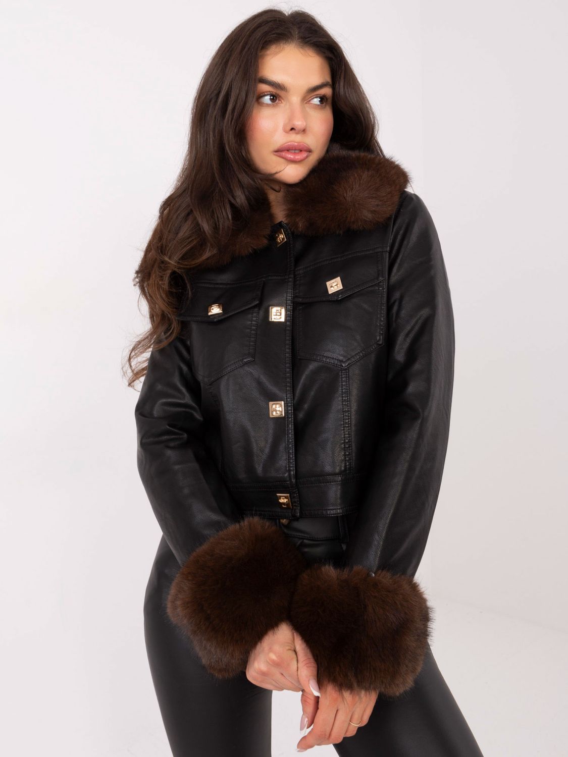 Krátká černá bunda z eko kůže s podšívkou