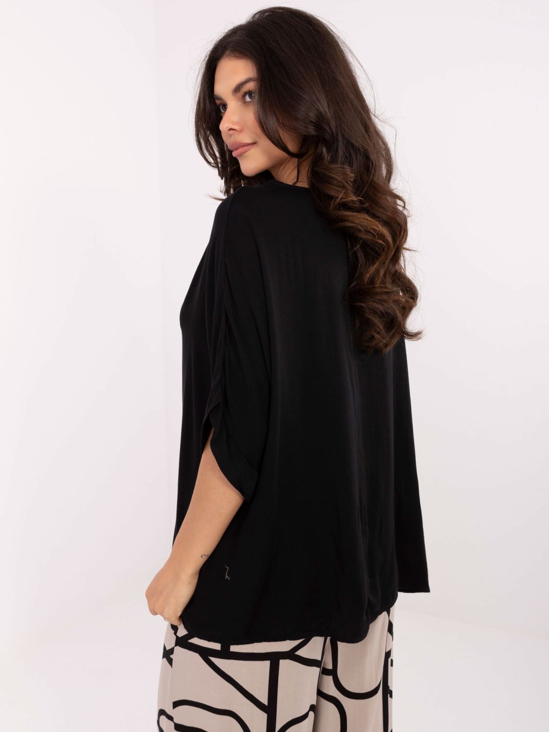 Stylová černá halenka s 3/4 rukávem