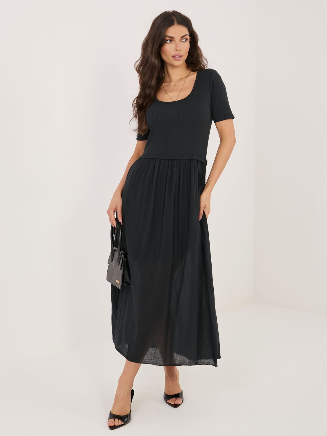 Černé rozšířené midi šaty s podšívkou