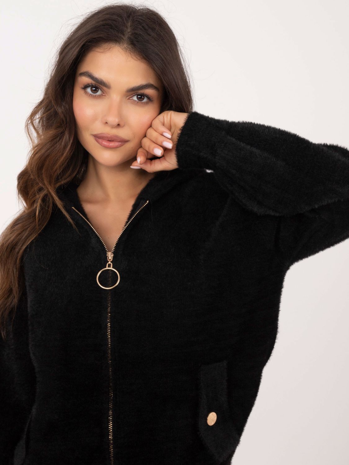 Elegantní černá bunda s kapucí