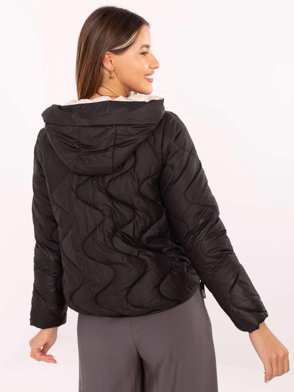 Stylová černá přechodná bunda