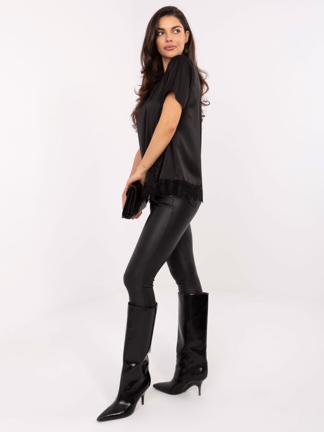 Černá elegantní halenka s krajkou