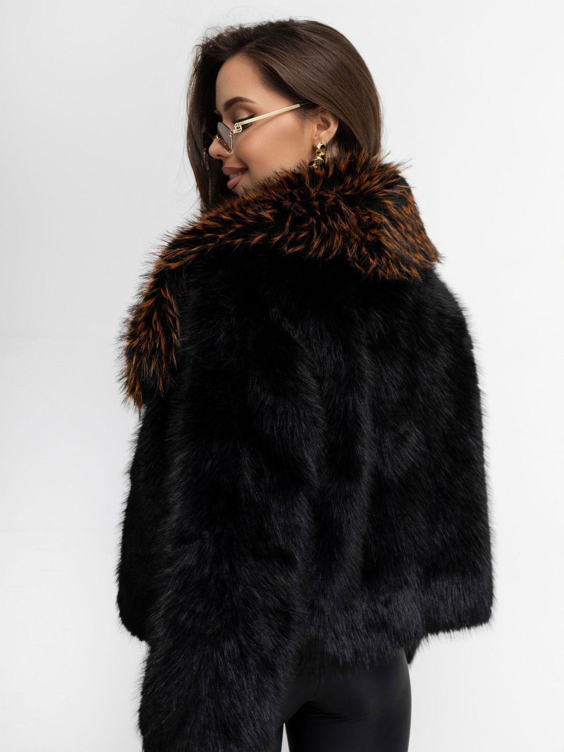 Elegantní krátká vlněná bunda s podšívkou, černá