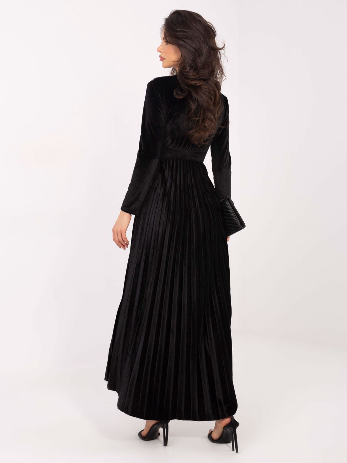 Černé maxi šaty s páskem a flitry