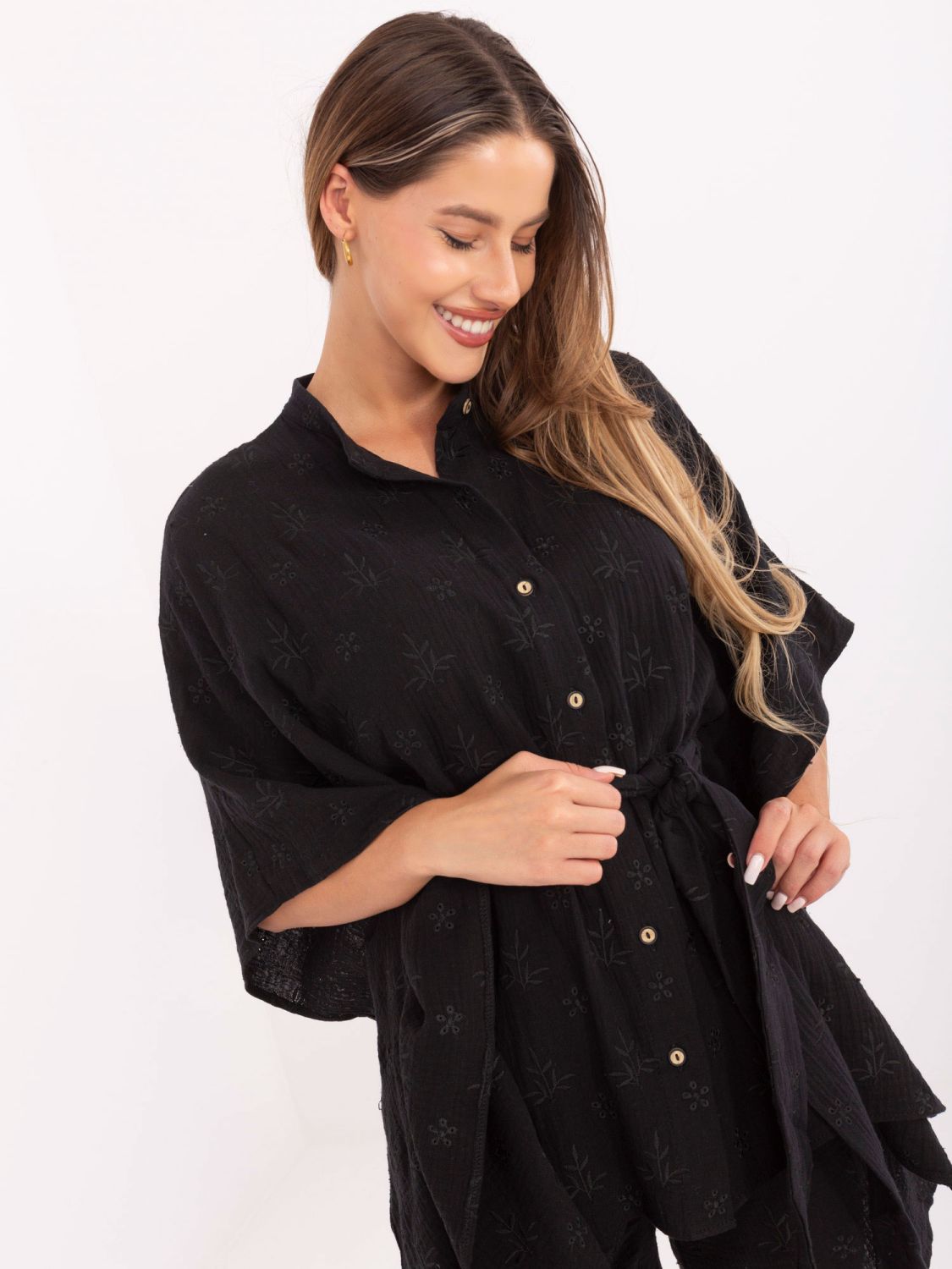 Elegantní černý komplet s krátkým rukávem