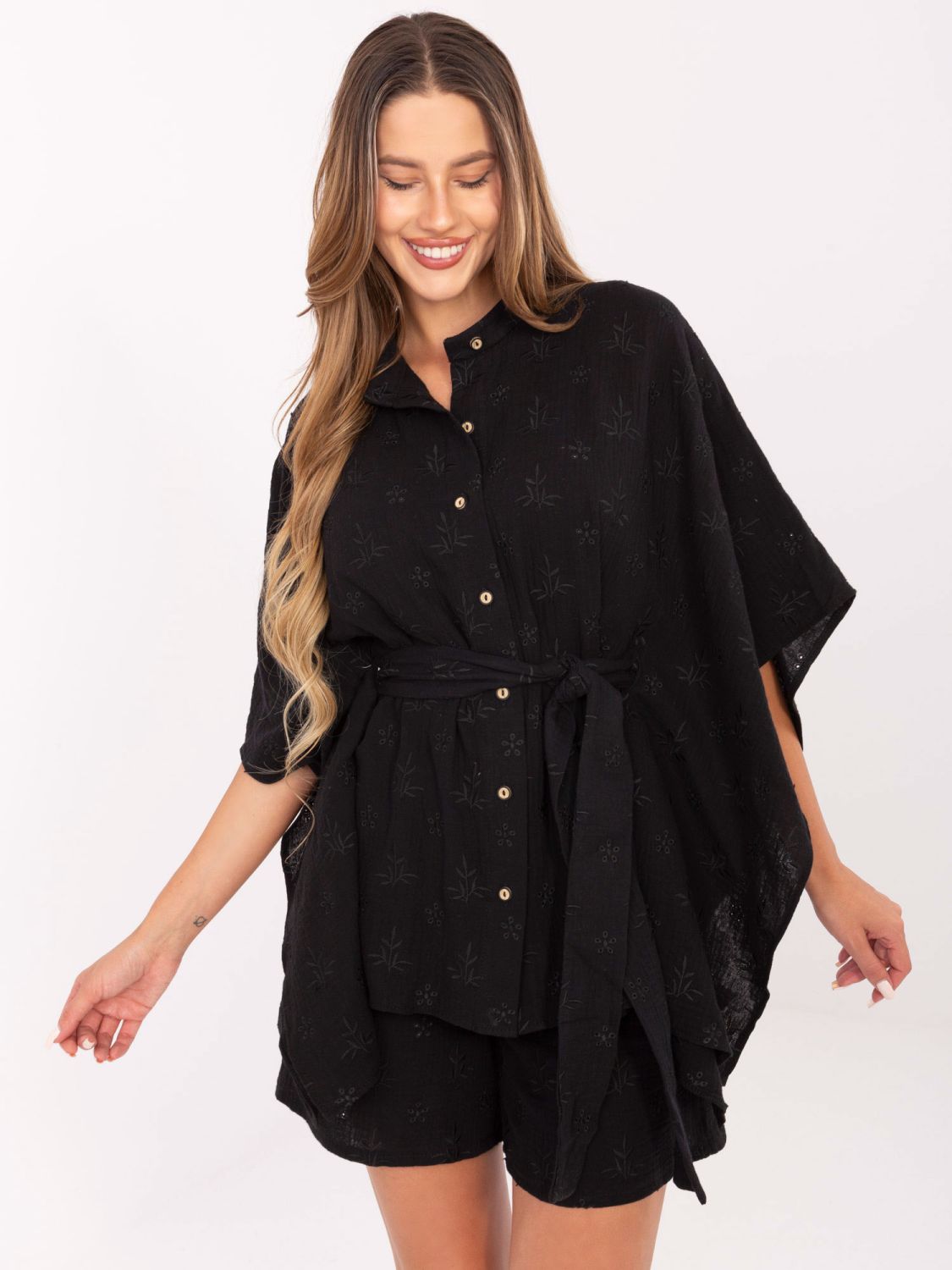 Elegantní černý komplet s krátkým rukávem