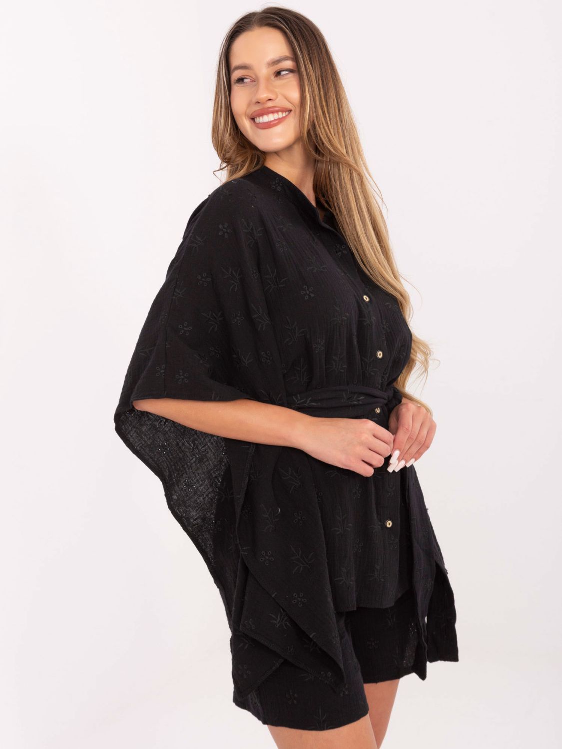 Elegantní černý komplet s krátkým rukávem