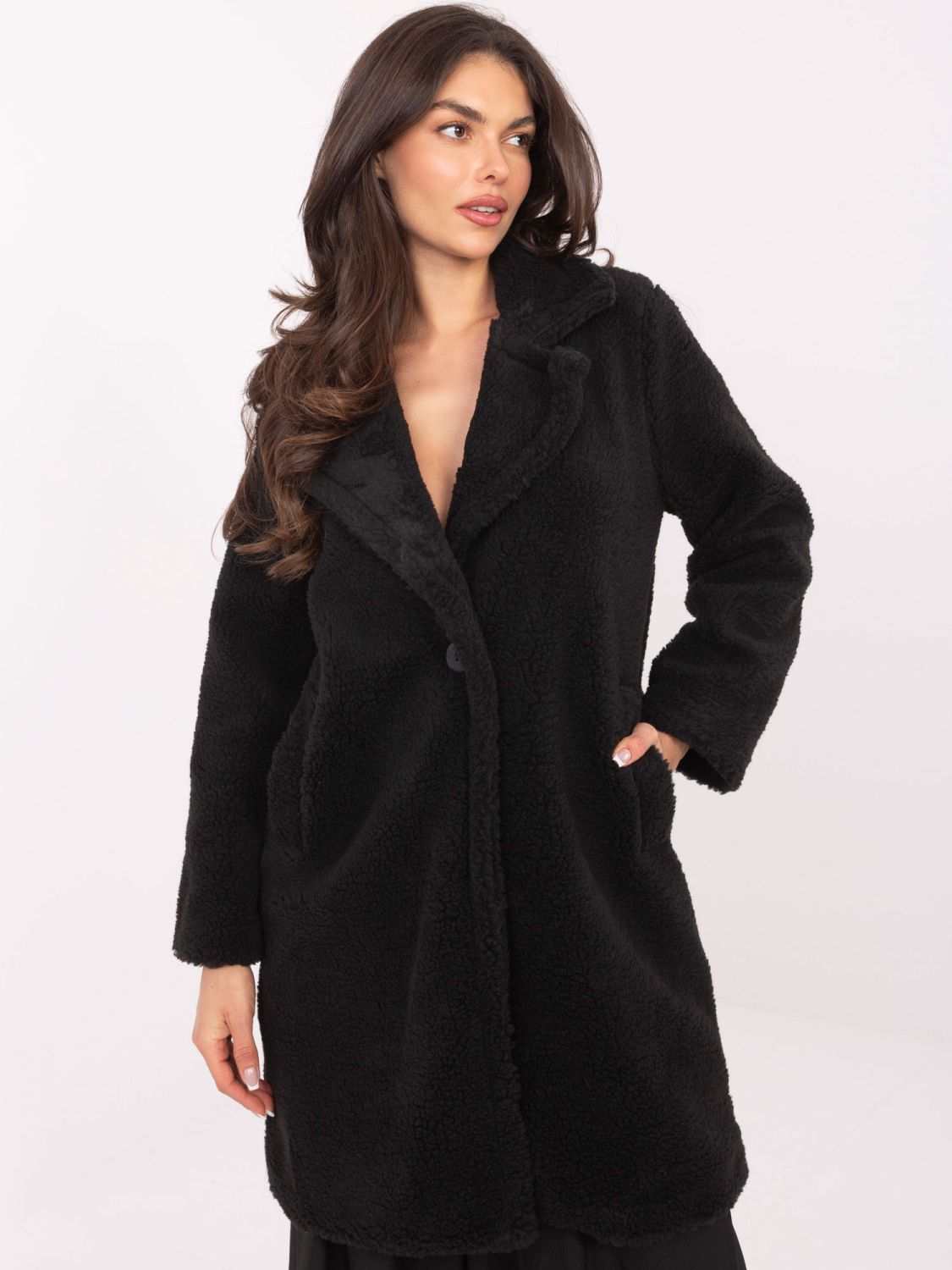 Černý teddy kabát s podšívkou a kapsami