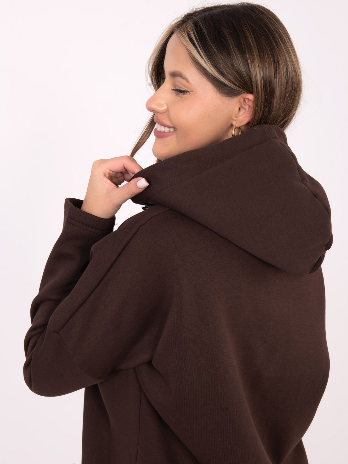 Dlouhá hnědá mikina s kapucí a zipem