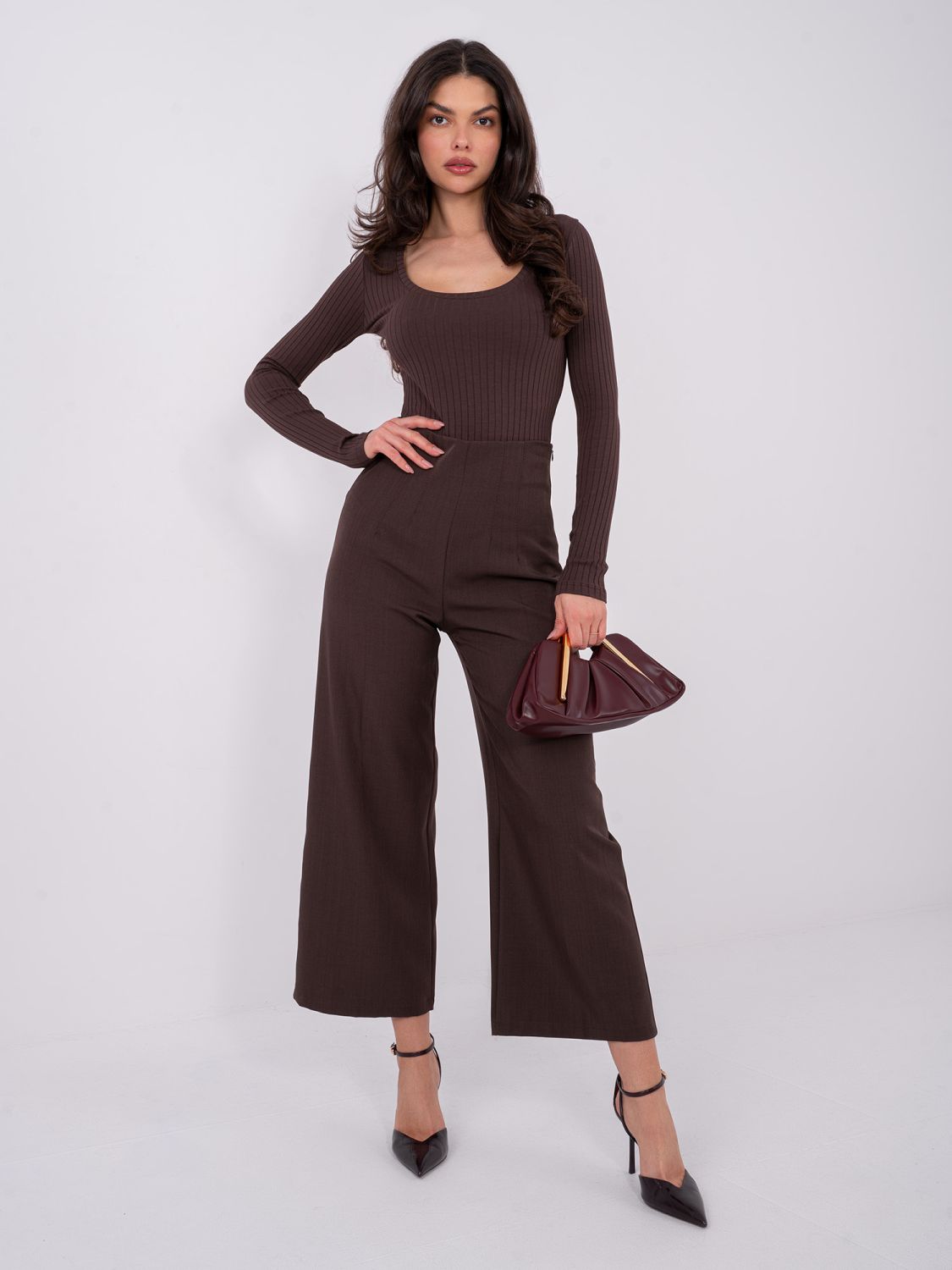 Hnědé žebrované body s dlouhým rukávem