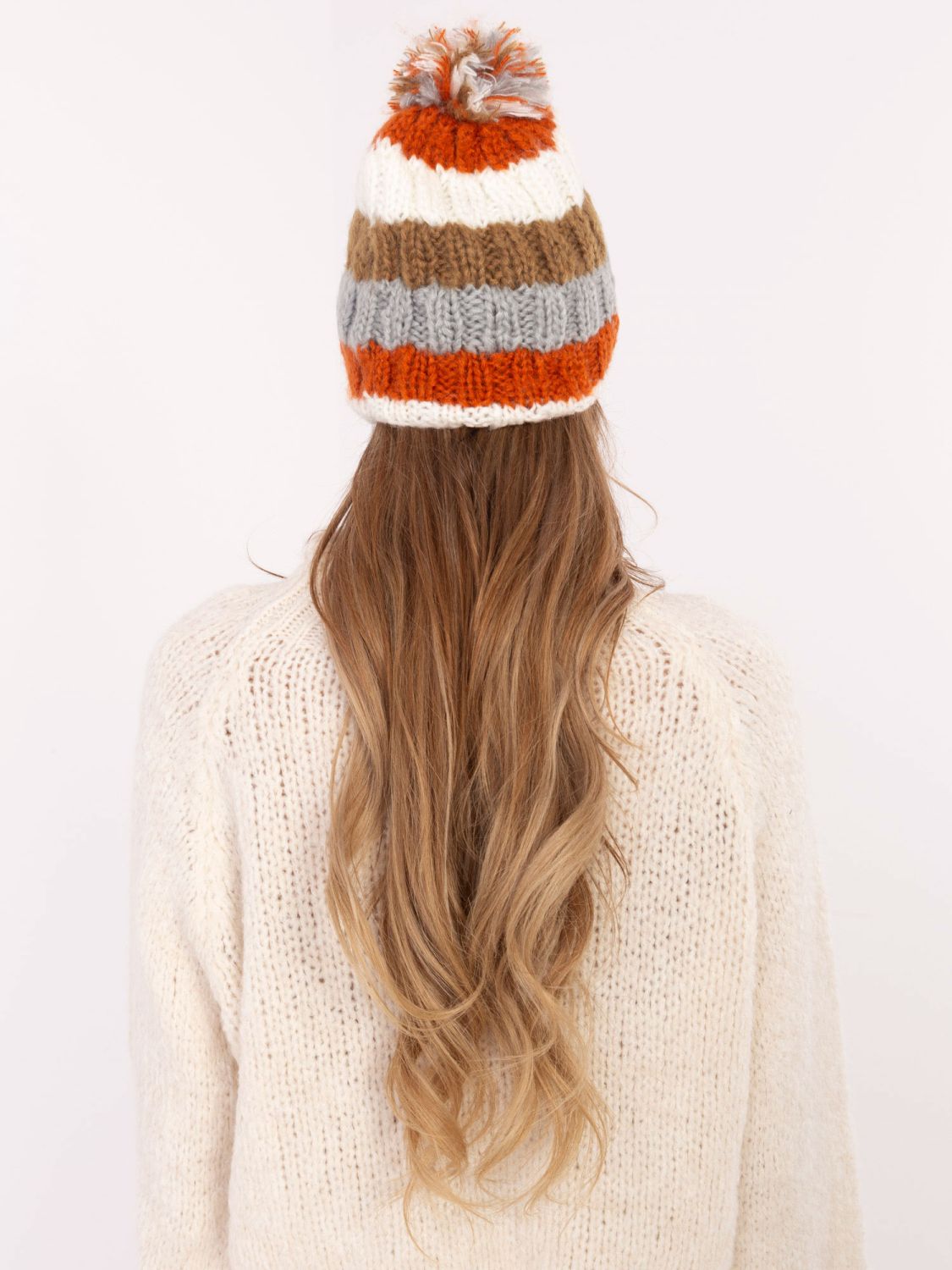 Elegantní čepice s pruhy šedá/terakota