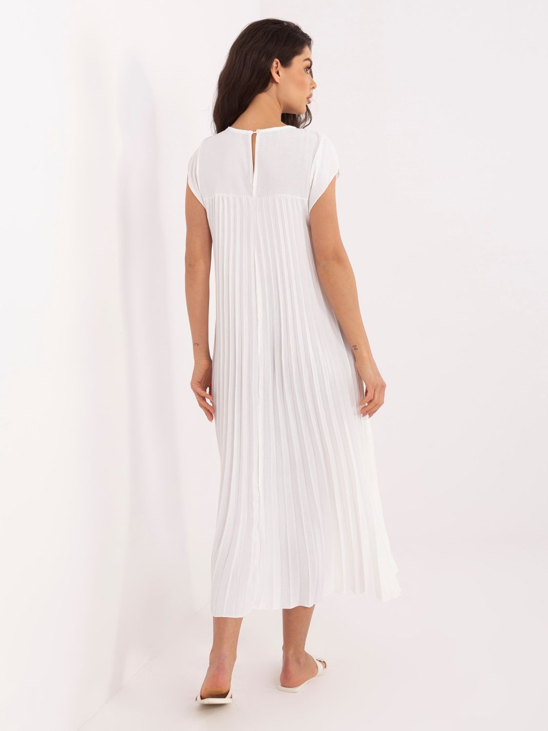 Elegantní midi šaty ecru s kapsami