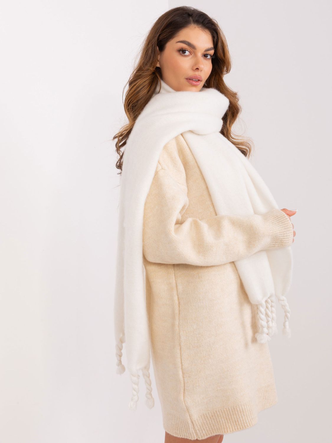 Elegantní ecru šála