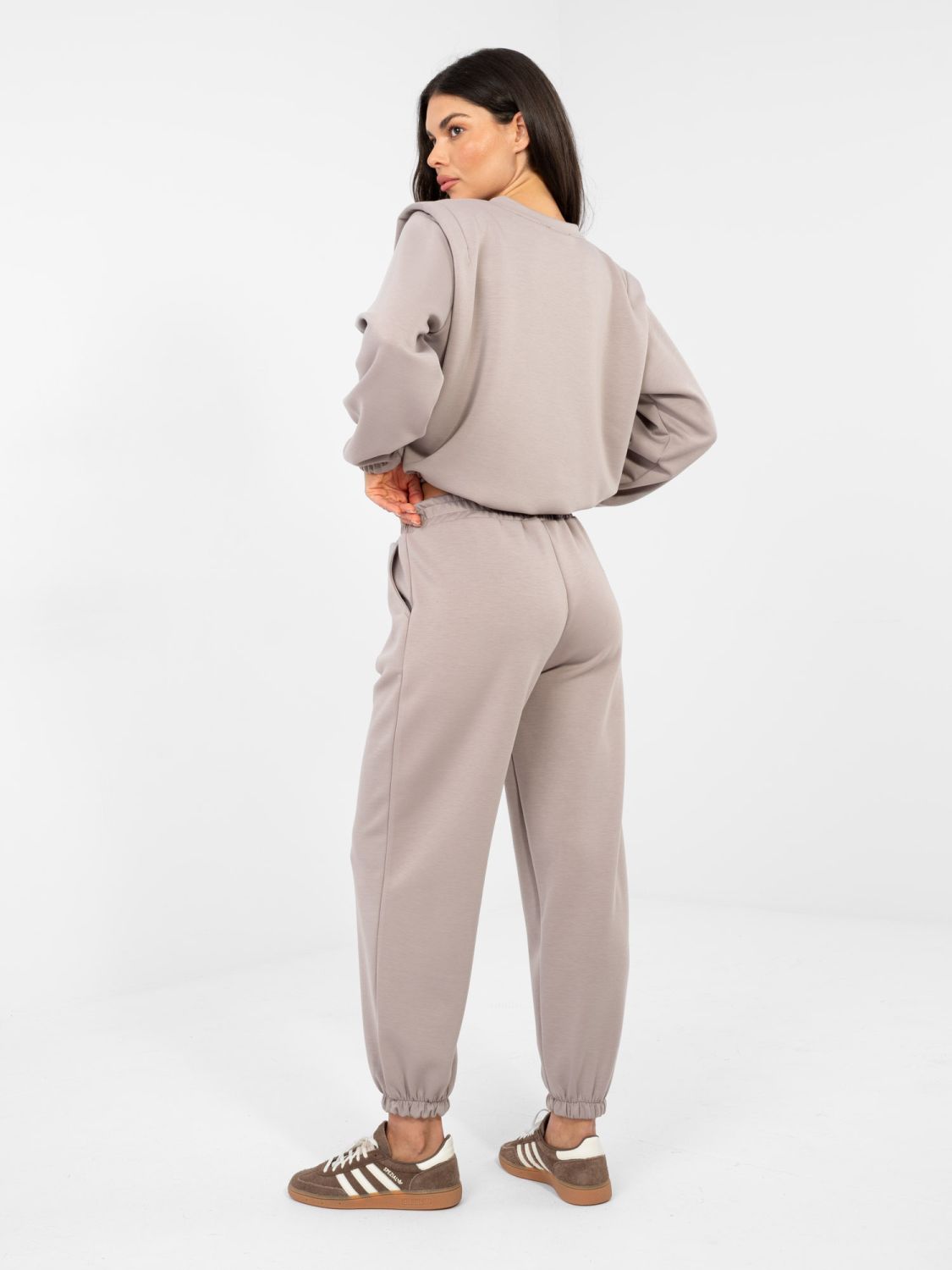 Dámská tmavě béžová souprava s vázáním a dlouhými rukávy