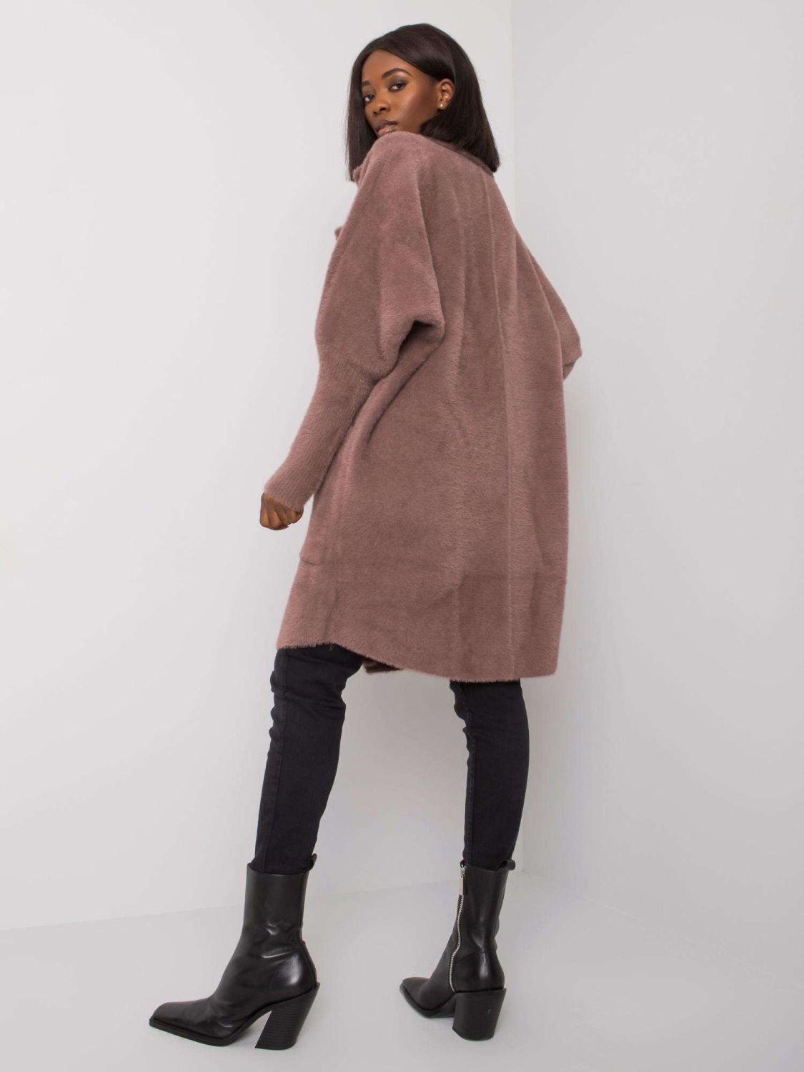 Tmavě růžový kabát z alpaky fluffy