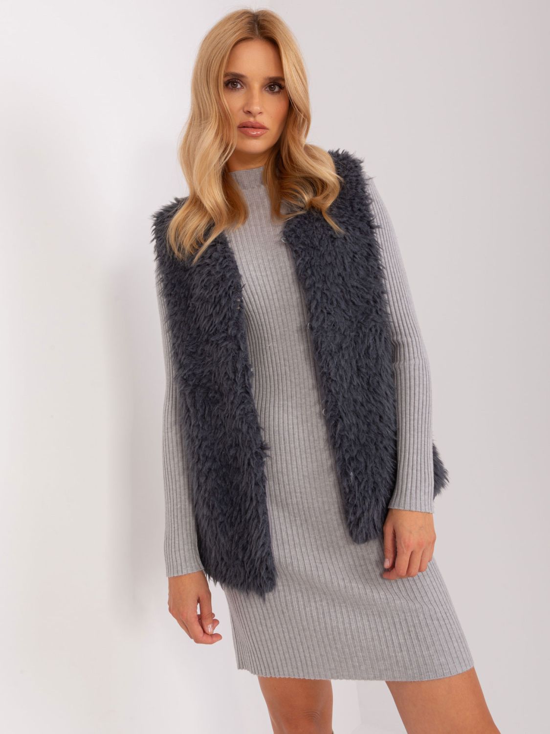 Grafitová dámská vesta s podšívkou