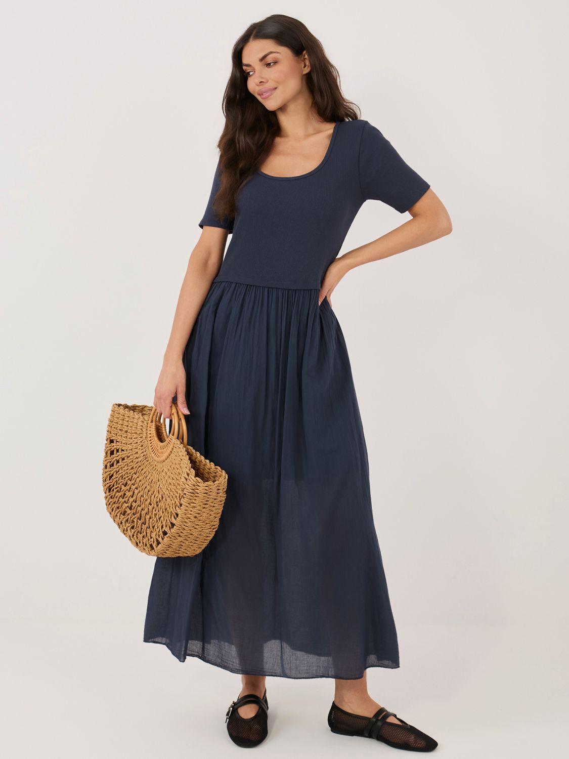 Rozšířené midi šaty s podšívkou, modré